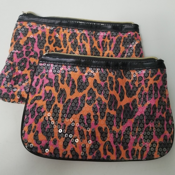 Set of 2 Betsy Johnson zipper pouches - Picture 3 of 6